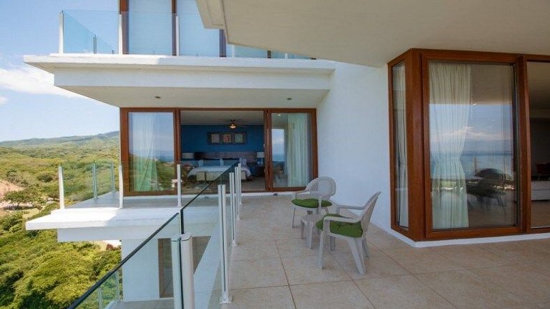 Beautiful Condo in ALAMAR with fabulous OCEAN VIEW