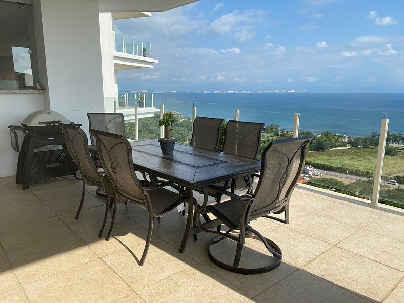 Beautiful Condo in ALAMAR with fabulous OCEAN VIEW