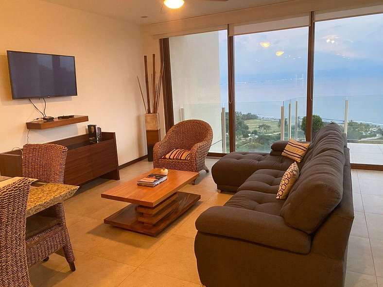 HERMOSO Condo ALAMAR. 3 Rec. Simplemente precioso